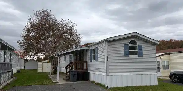 806 LESWOOD COURT