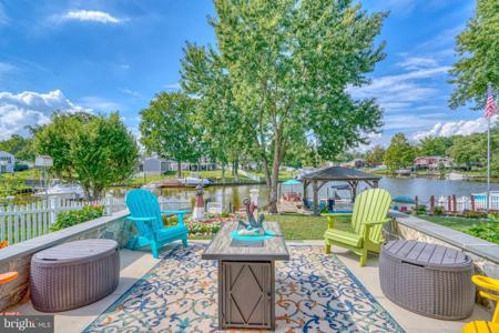106 BEACON POINT COURT