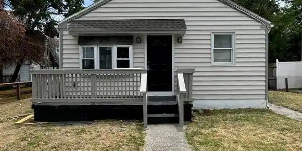 2016 BLAINE AVENUE