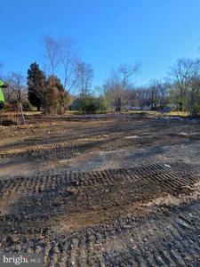 6121 SHADY SIDE ROAD