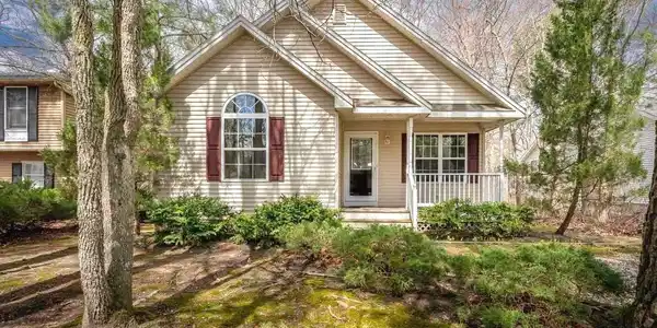 77 CAMELOT CIRCLE