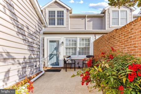 2703 YEOMANS LANTERN COURT