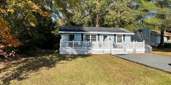 46 ADMIRAL AVENUE