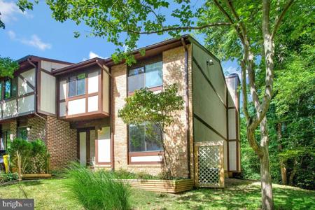 1225 SPRINGWOOD COURT