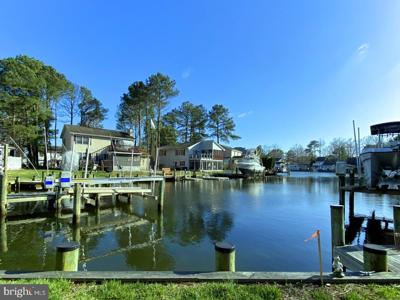 4 WINDWARD COURT