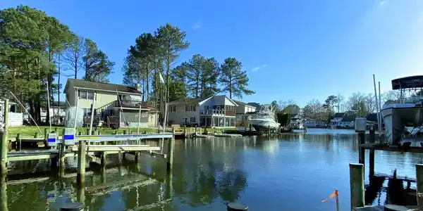 4 WINDWARD COURT