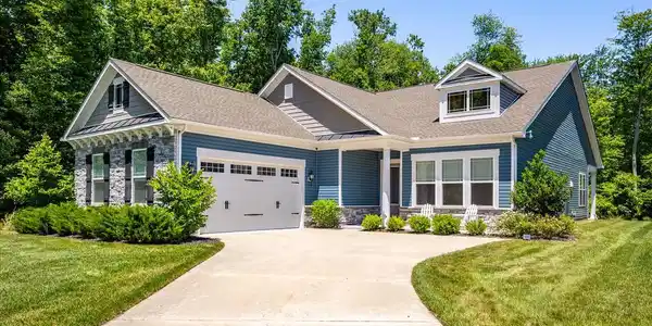 25 MURRELLS COURT