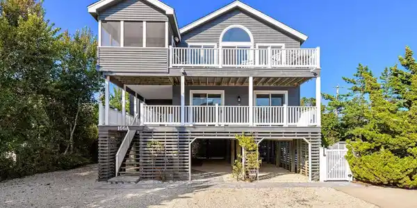 166 LONG BEACH