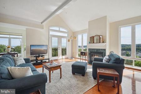 1621 LADUE COURT