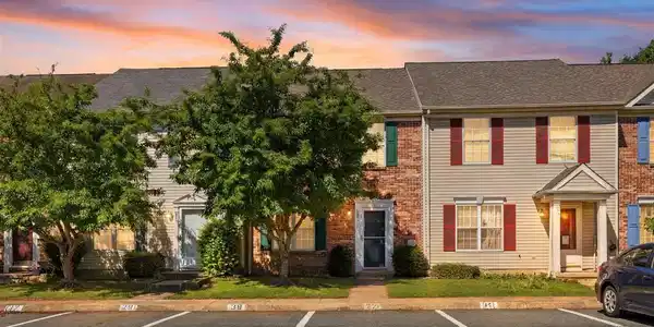 39 CHARTWELL COURT