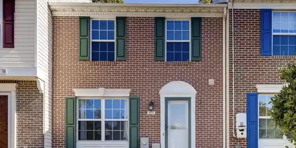 3955 BUSH COURT