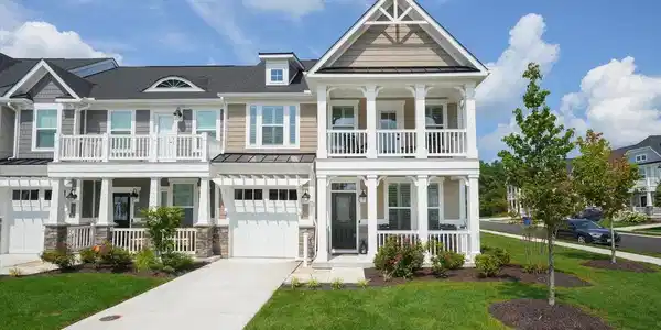323 BAYBERRY DRIVE