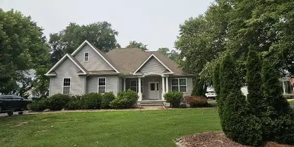 46 SIOUX DRIVE