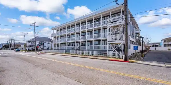 409 SAINT LOUIS AVENUE