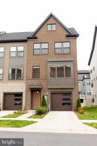 523 LEVANNA LANE