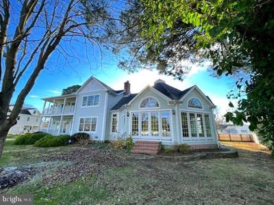 216 E CHEW AVE
