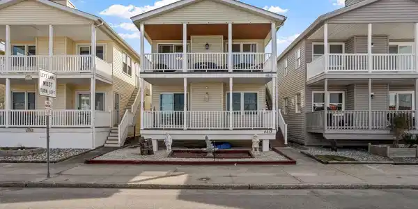 4515 WEST AVE