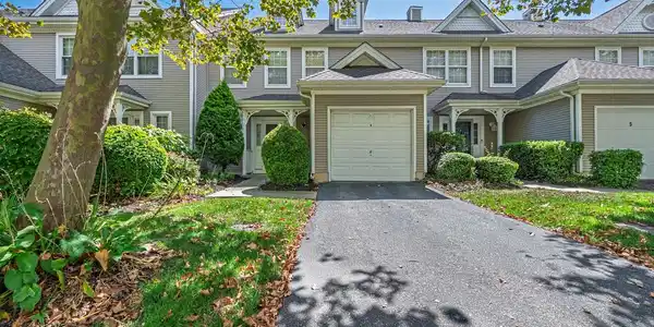 6 SPINNAKER WAY