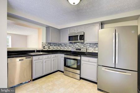 697 WILLOWBY RUN