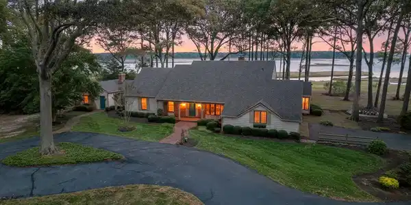 9 BAYPOINT ROAD