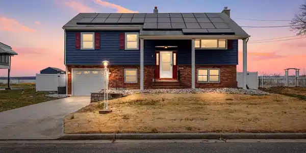 47 DELAWARE DRIVE