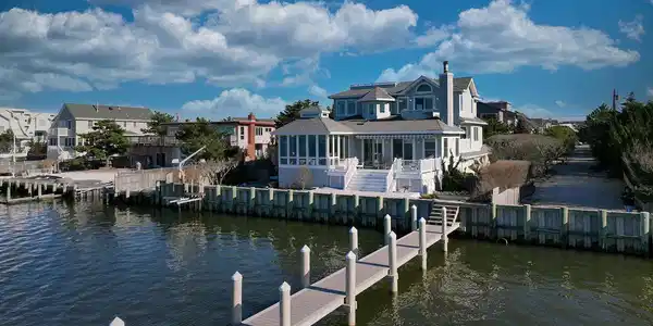 1050-E LONG BEACH BOULEVARD