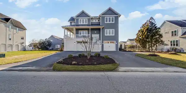125 WEST SIDE DRIVE