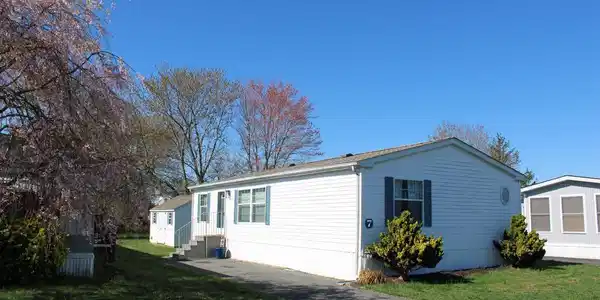 7 COLONIAL LANE