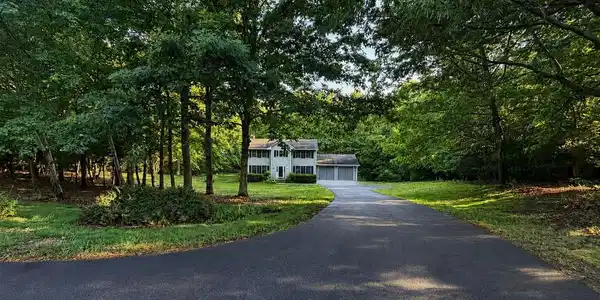 22887 KIMBERLY COURT