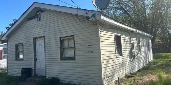 64 POPLAR STREET