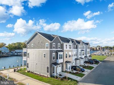 6 RIVERSIDE WHARF