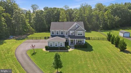124 BROOKE POINT COURT