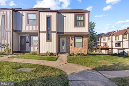 24 HELMSMAN COURT