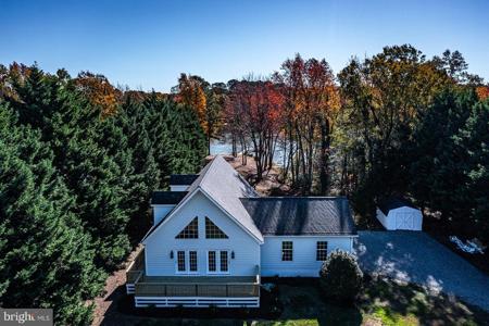 532 TWIN HARBOR ROAD