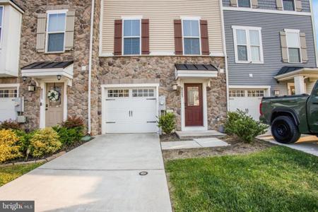 8223 SECLUDED COVE LANE