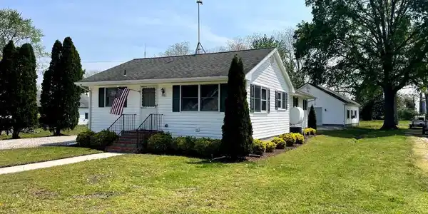 110 MIDDLE STREET