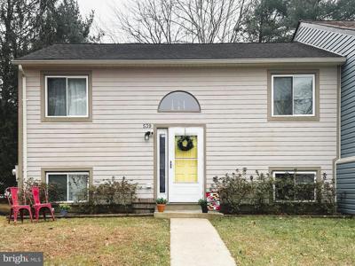 539 GREENBLADES COURT