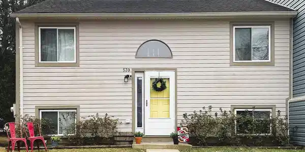 539 GREENBLADES COURT