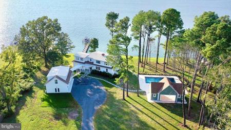 22540 HARDCASTLE LANE