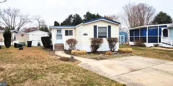 23335 ARUNDEL COURT