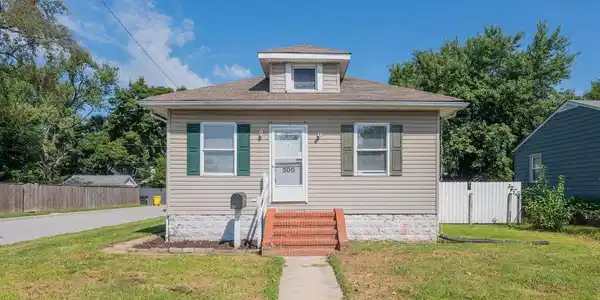 300 DORIS AVENUE