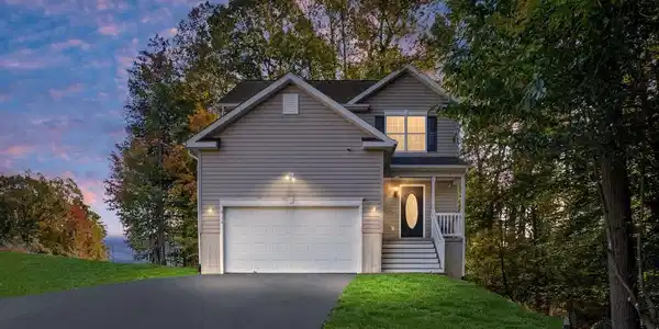 6136 HOBART CIRCLE