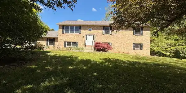 1620 MEADOW OAKS LN