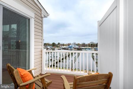 407 SEAWAY COURT