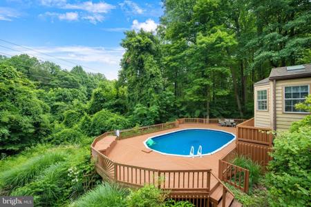 1704 TREE HOUSE COURT