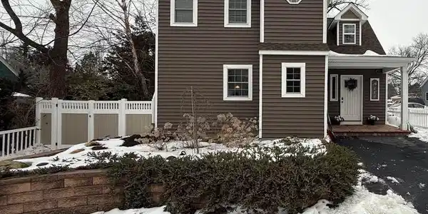 112 CHARITY LANE