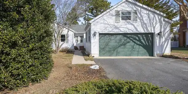34 BAY BREEZE DRIVE