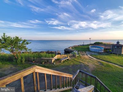 5738 BEACH ROAD