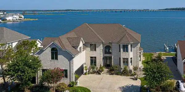 23 LEIGH DRIVE