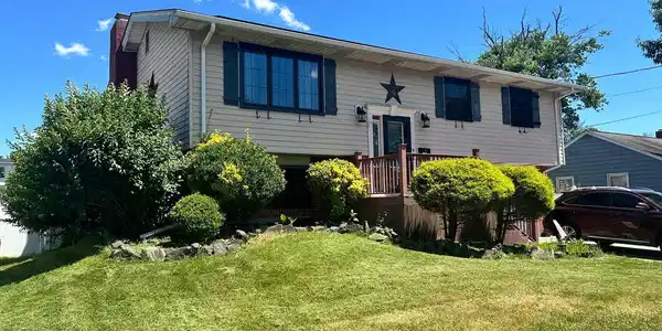 38 DELAWARE DRIVE